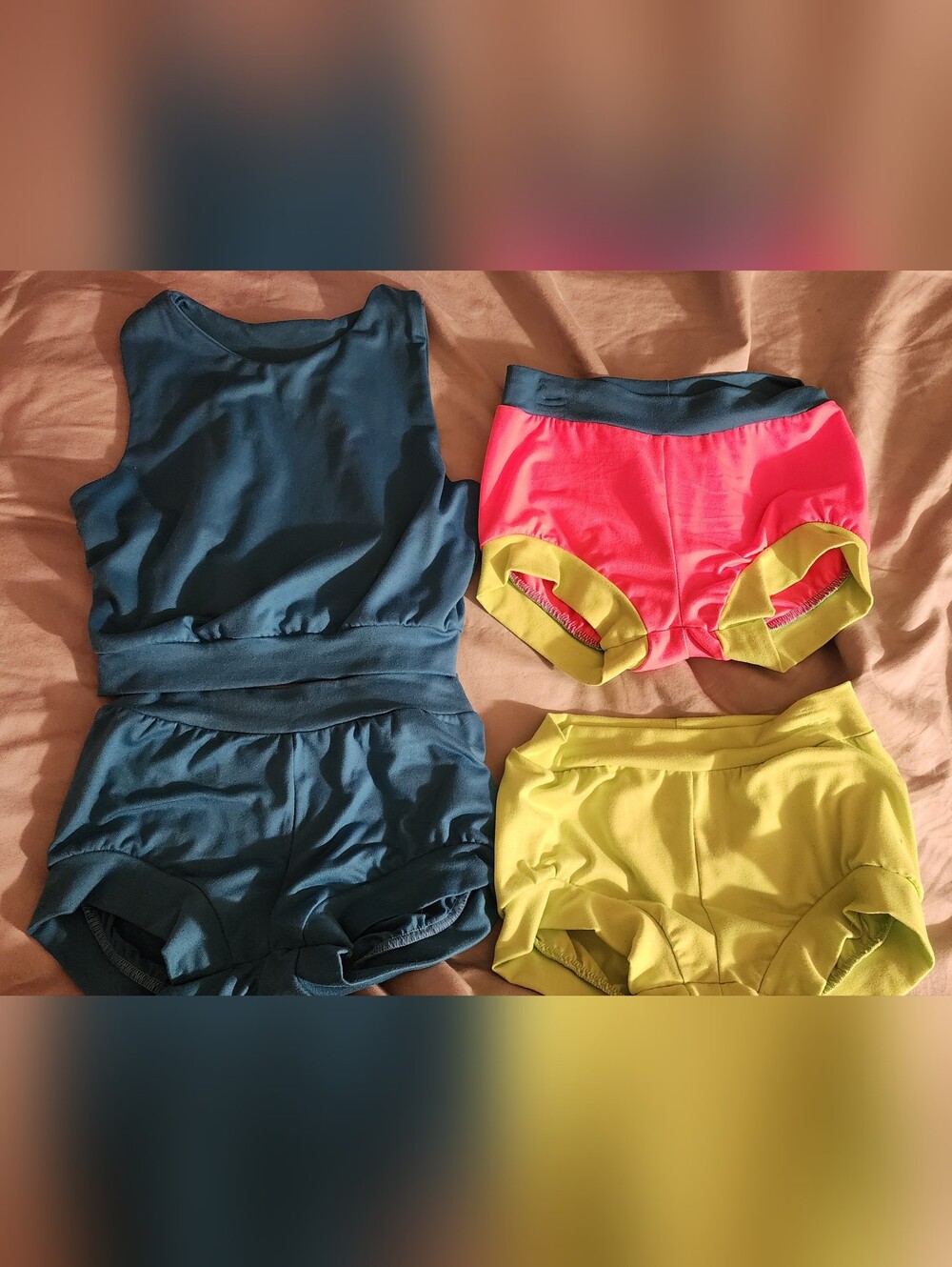 Willa B Dancewear Mix & Match Set Crop Top & 3 Pairs Bubble Shorts Size 8/9